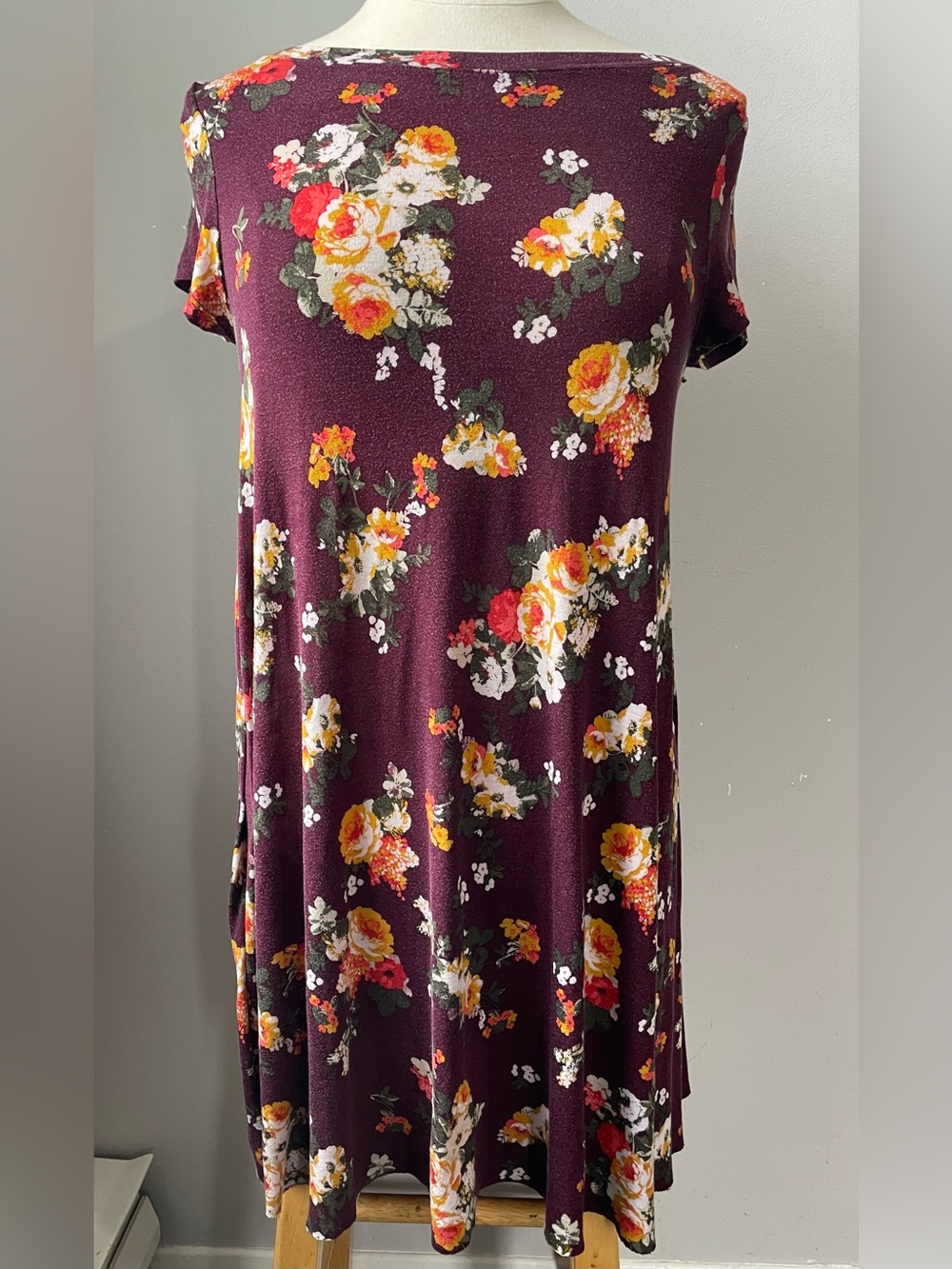G21 Burgundy Floral Print Short Sleeve T-Shirt Dress Size Small / S (Fits Big)